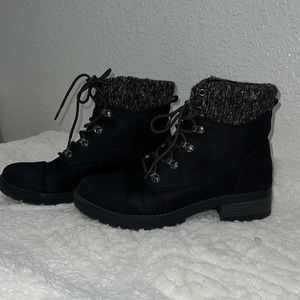 Universal Thread boots